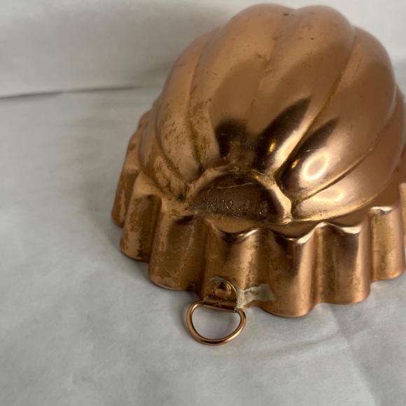 Vintage Copper Color Aluminum Jello Mold 2.5 Cup Half Melon with Hanger - Picture 4 of 6